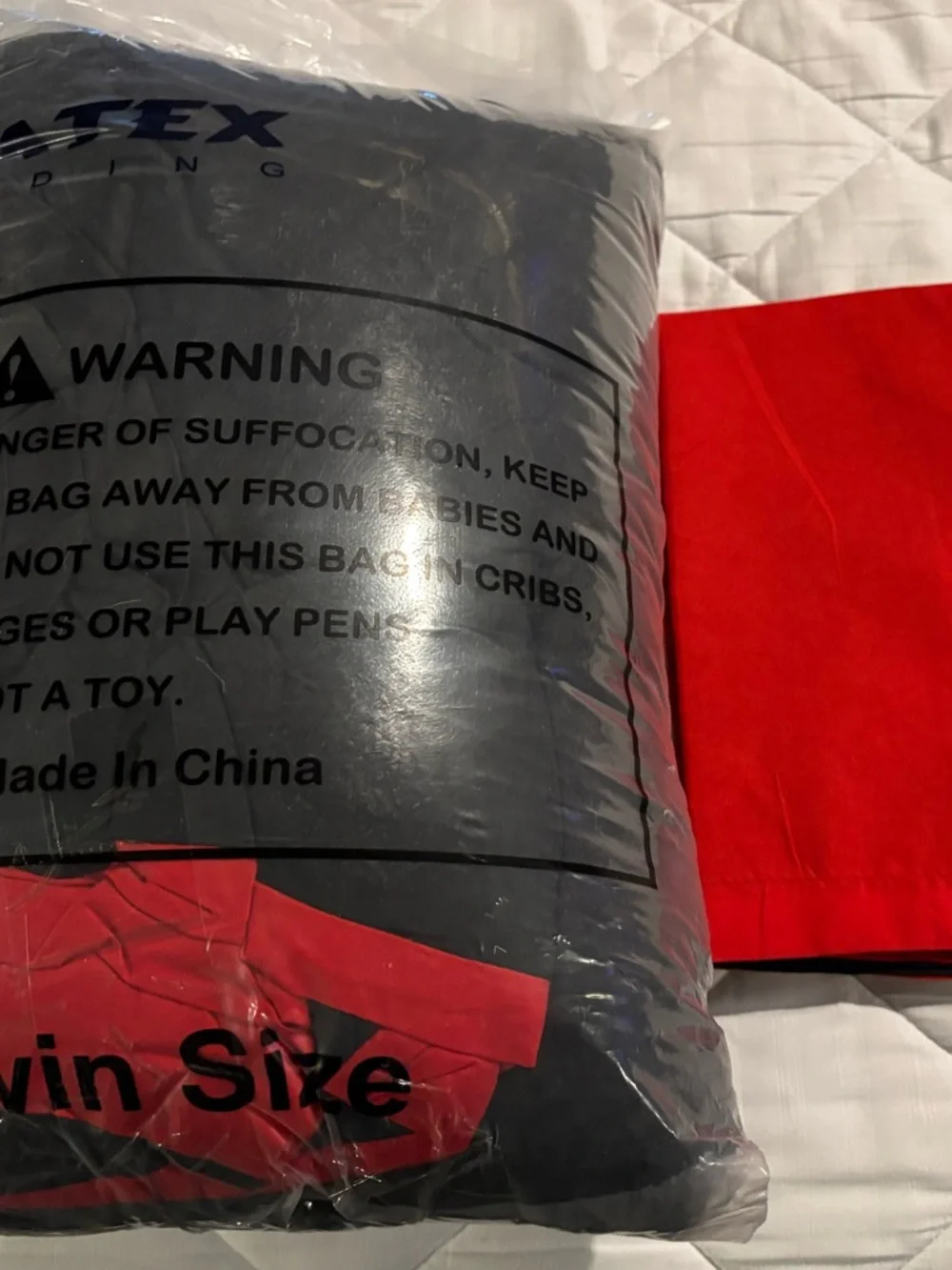 Black/Red Twin Reversable Comforter Set